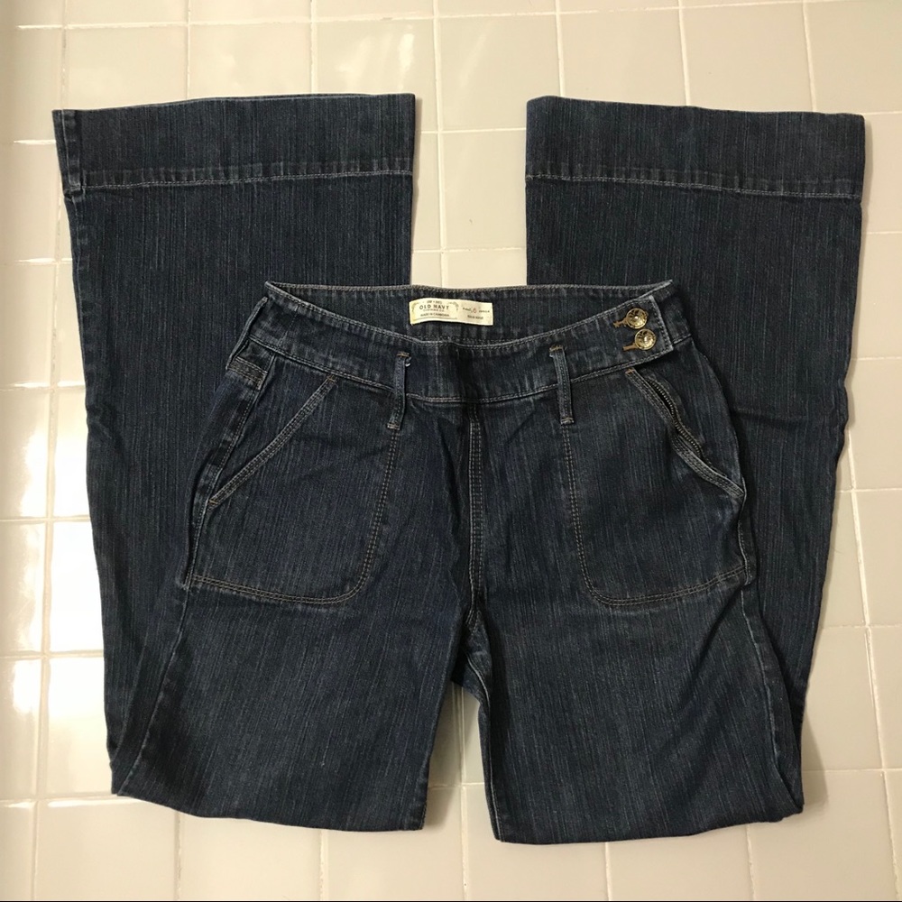 FLASH SALE Old Navy High Waisted Jeans 6 side/hip